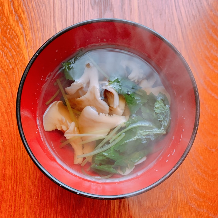 舞茸と三つ葉のお吸い物